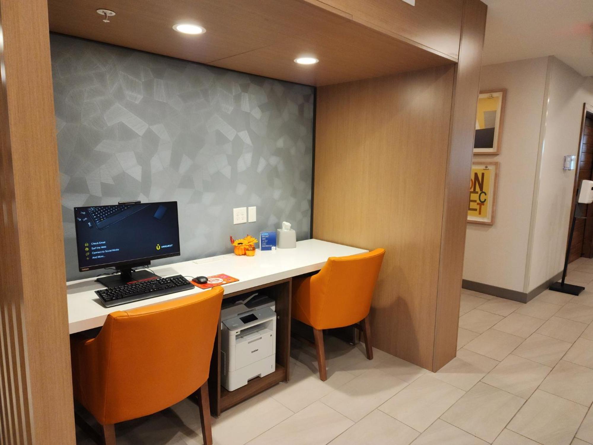 Holiday Inn Express Hotel & Suites Idaho Falls By Ihg Ngoại thất bức ảnh