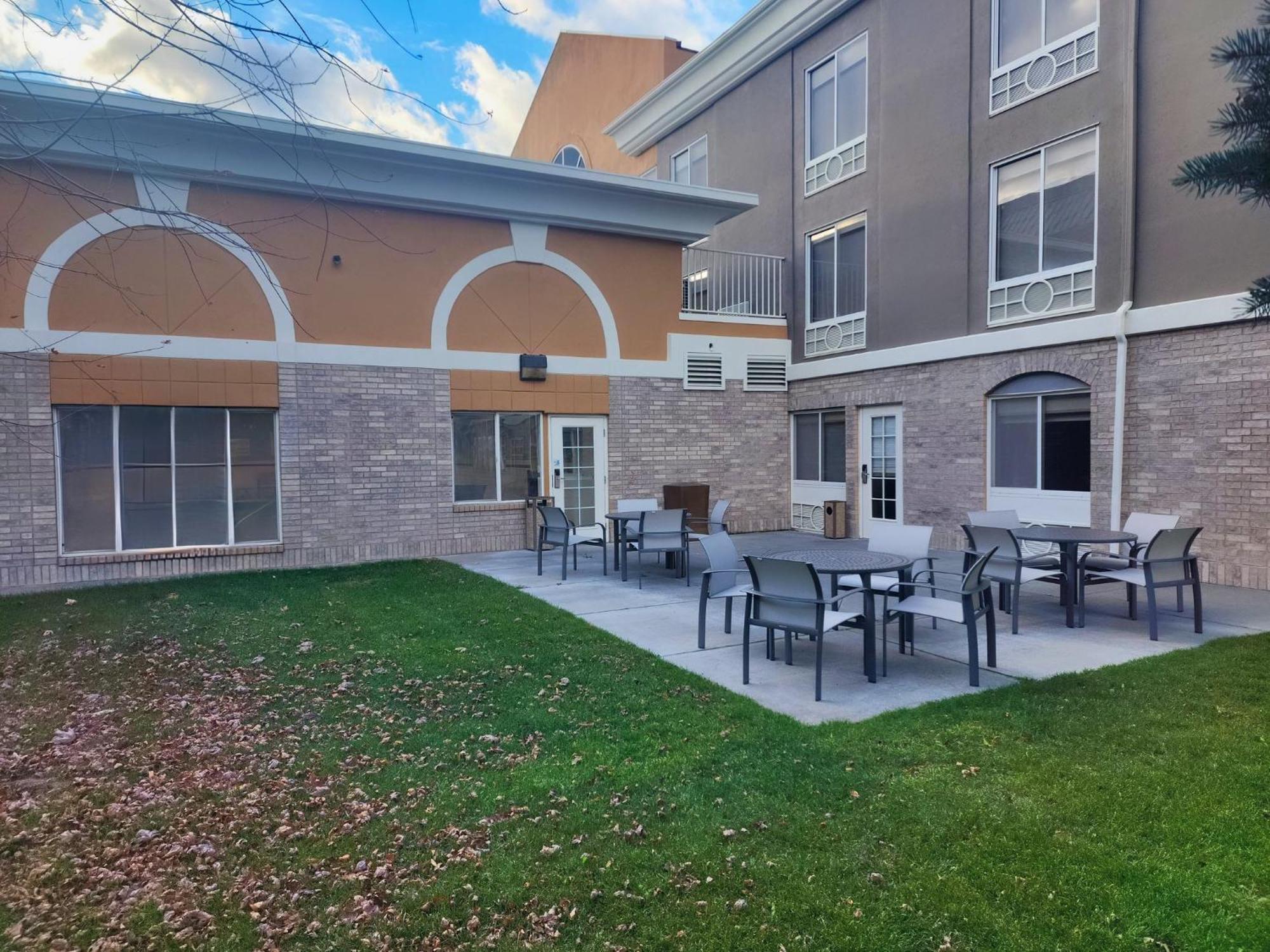 Holiday Inn Express Hotel & Suites Idaho Falls By Ihg Ngoại thất bức ảnh